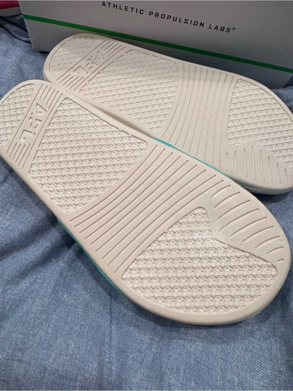 APL Mint Pristine Slide Sandals - Picture 3 of 4